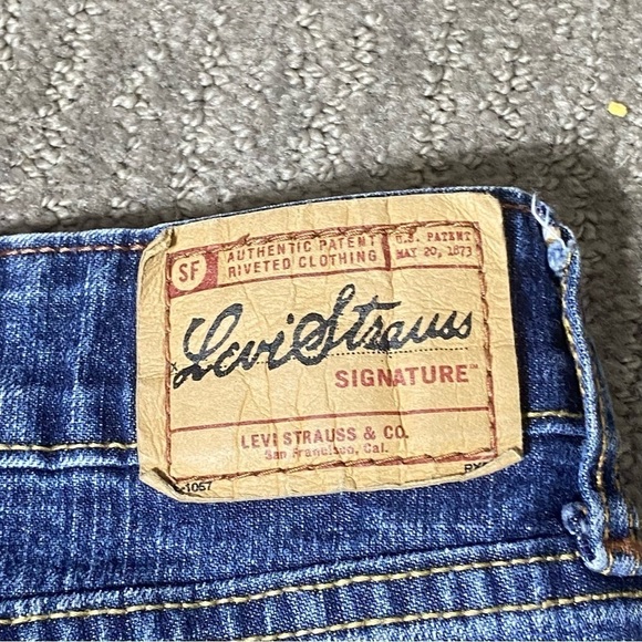 Levi's Signature Jeans Women's 12M Blue Bootcut Low Rise Stretch Western Denim - Picture 11 of 15